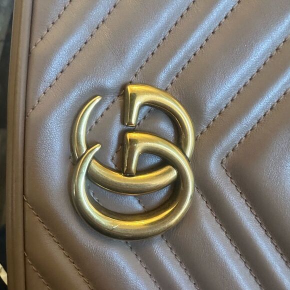 Authentic Gucci GG Marmont Matelasse Leather Crossbody Bag - Picture 11 of 17